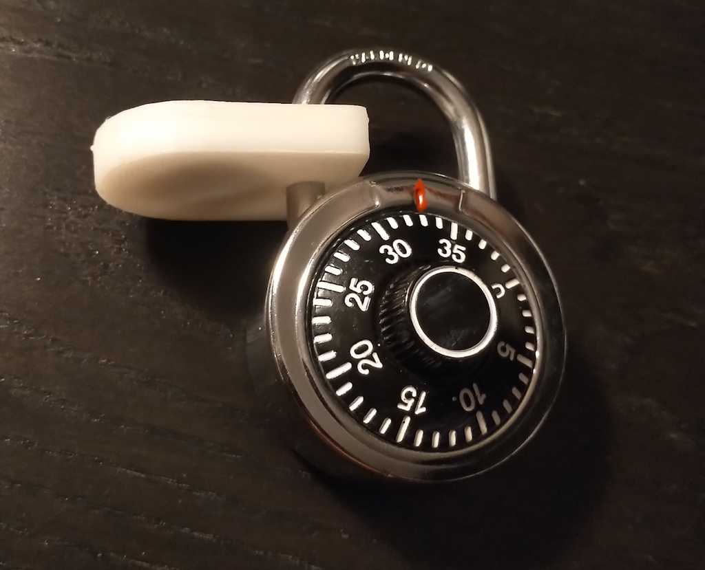 Padlock coin holders for lockpicking challenges (CTF)
