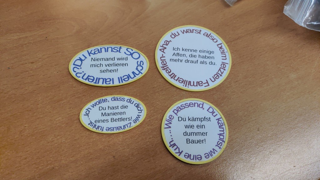 CCCA - Buttons with sayings from the sword-fights from MI1