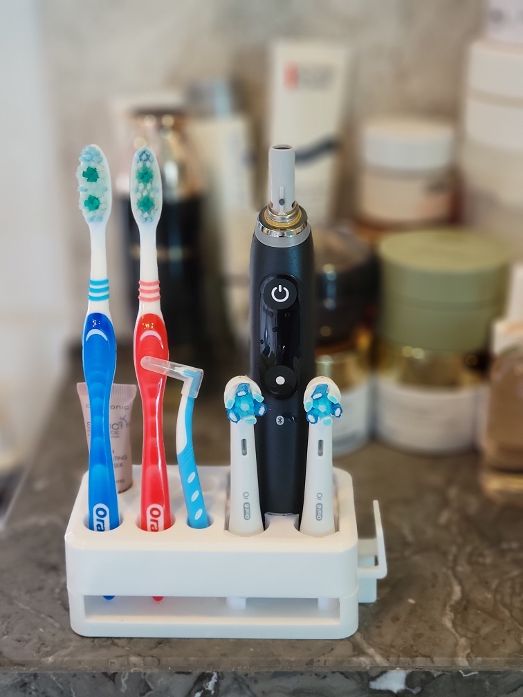 Oral-B iO series stand