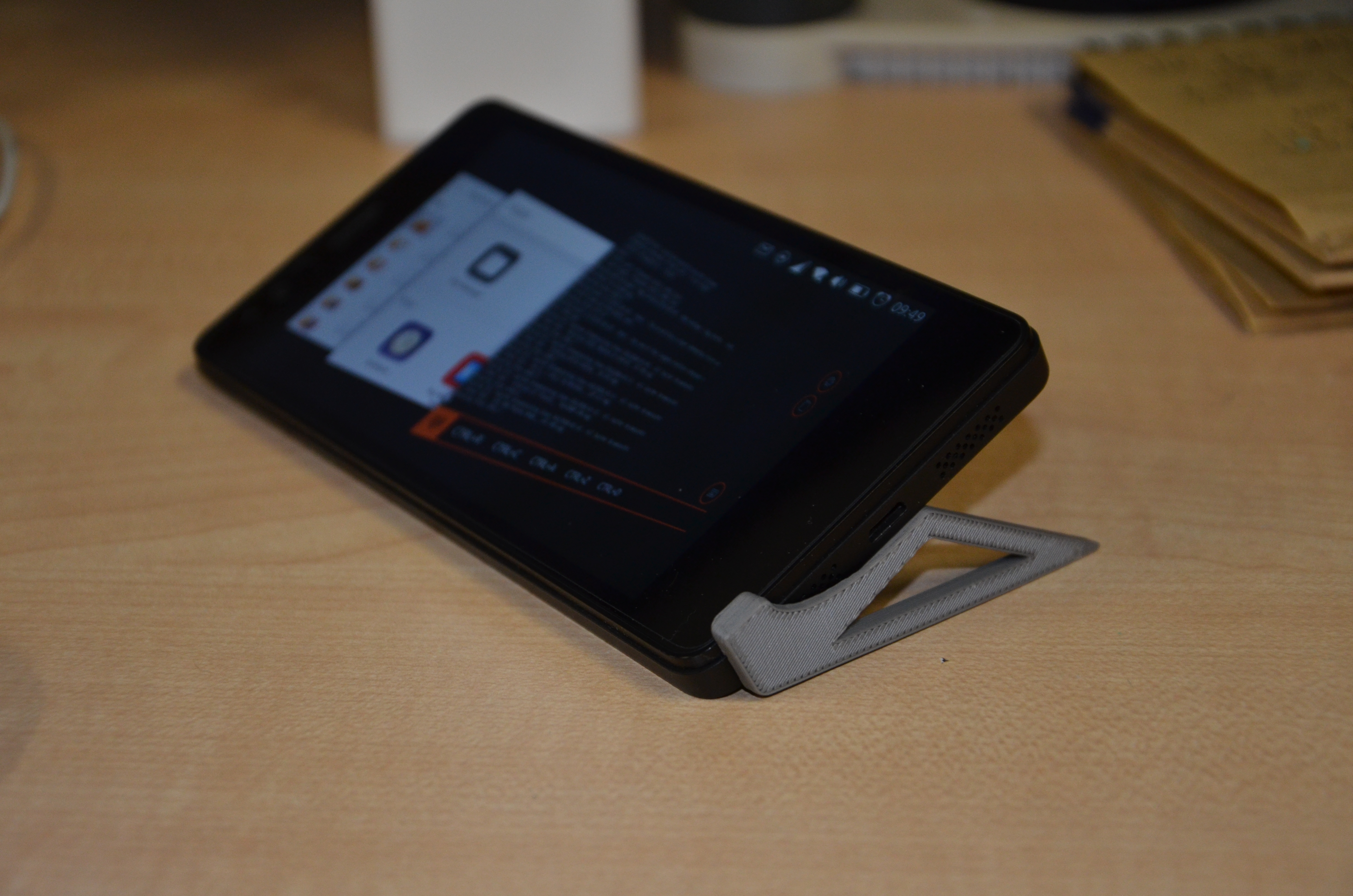 Minimal stand for BQ Aquaris E5HD Ubuntu Phone