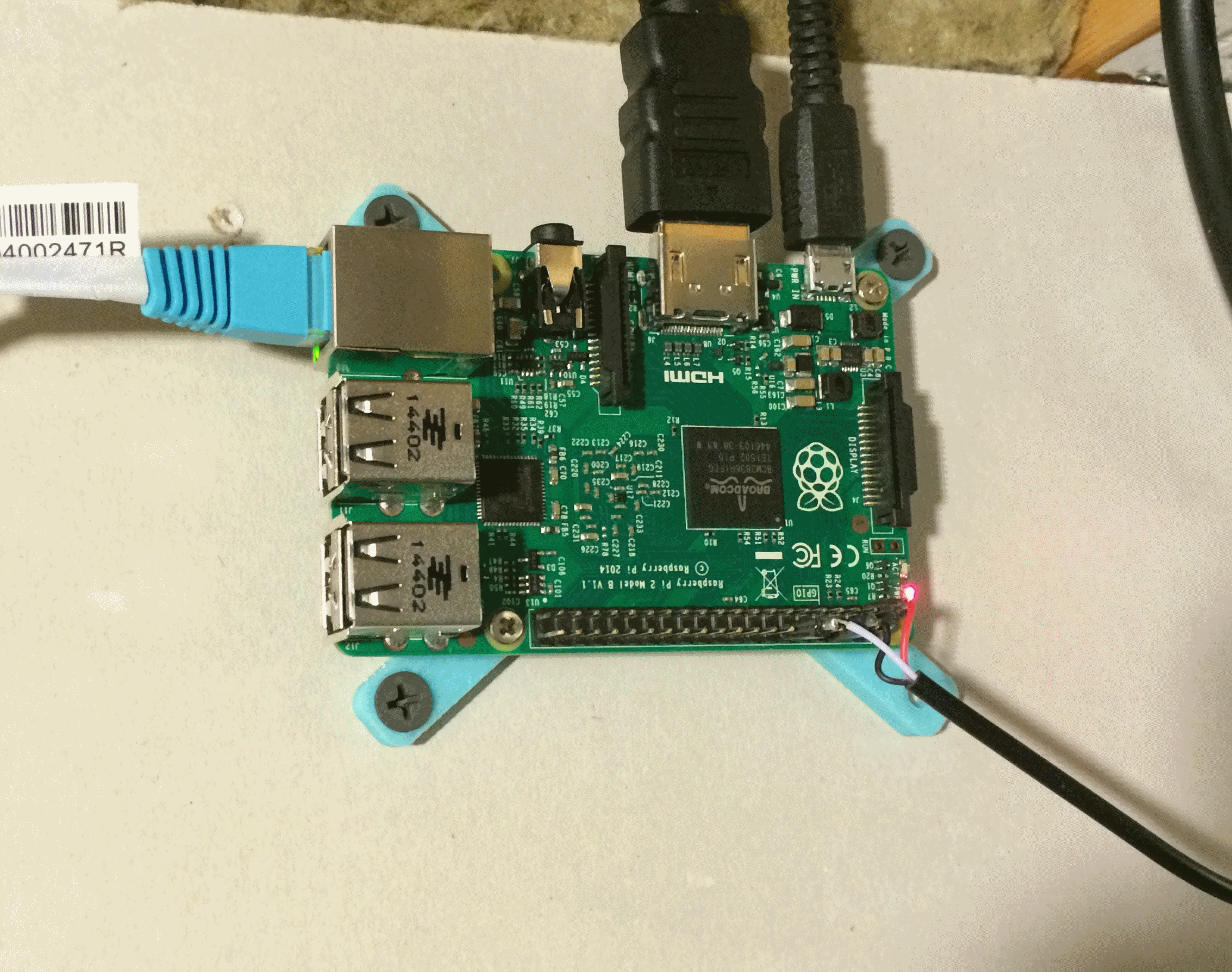Raspberry Pi 2 wall plate