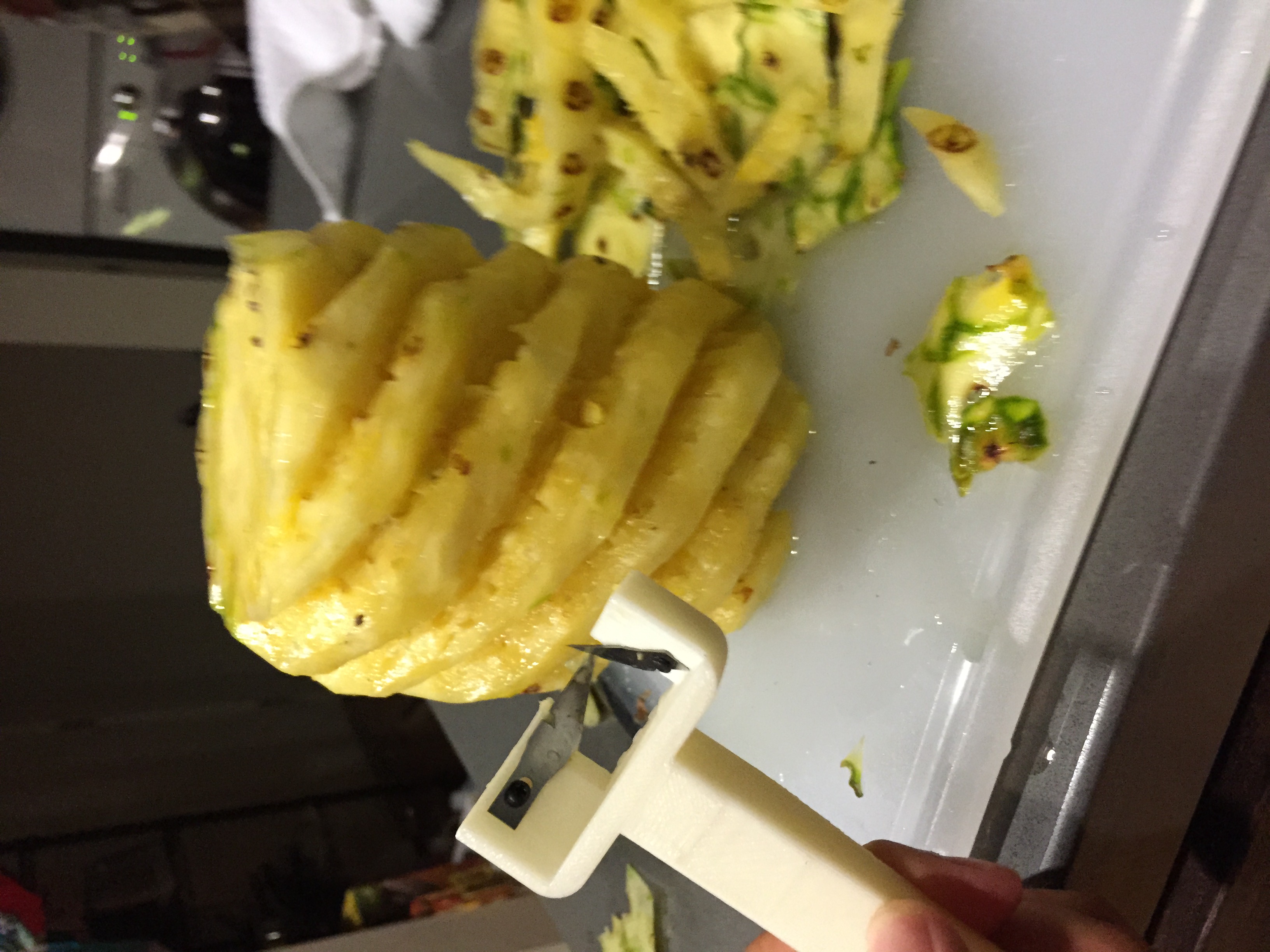 Pineapple cutter