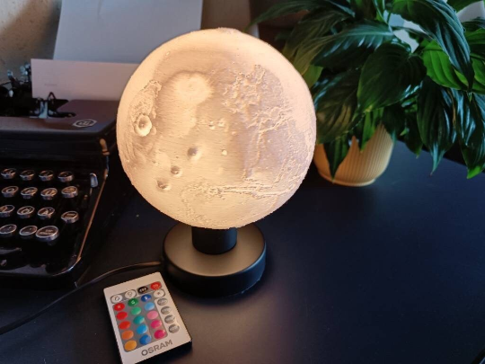 Mars Desk Lamp