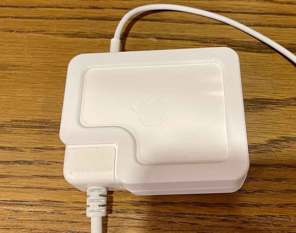 MacBook Pro 16" (2021) 140W Power Adapter Cover