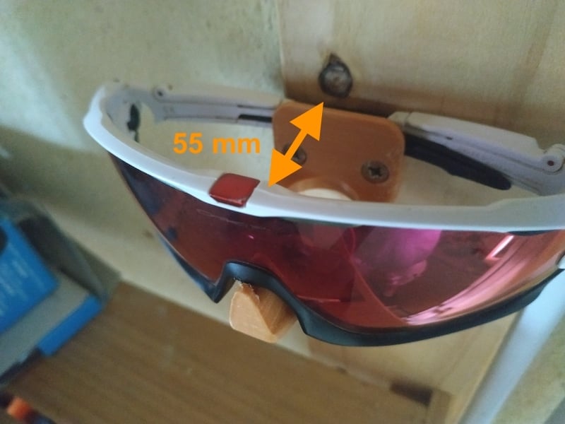 Glasses holder - Wall fixed (M4 screws)