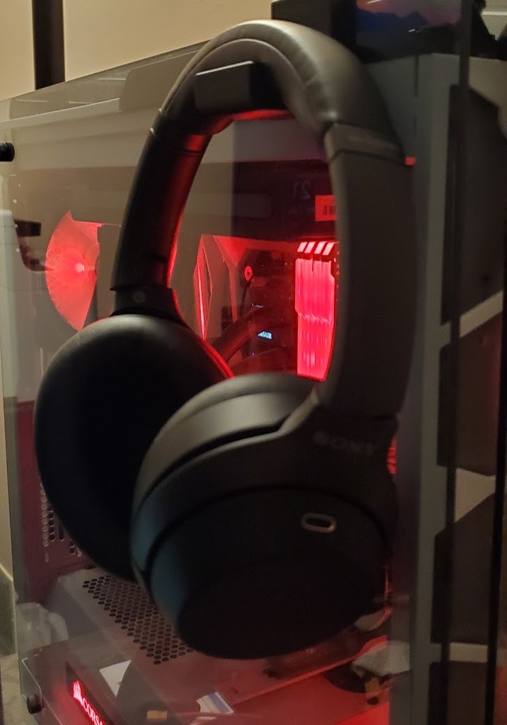 Headphone Hanger for Corsair X570 Case