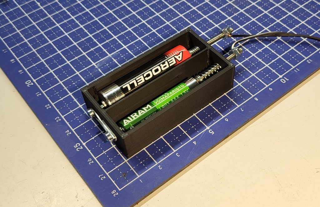 Universal AA/AAA Battery Holder