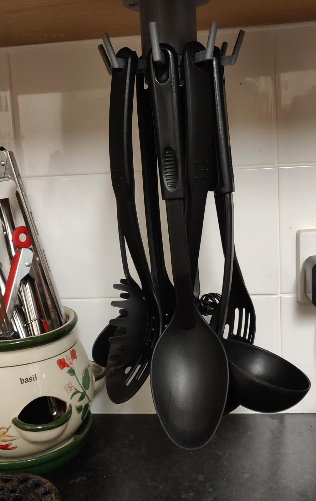 Utensil Under Cabinet Holder with 8 Hooks, 360° Rotating