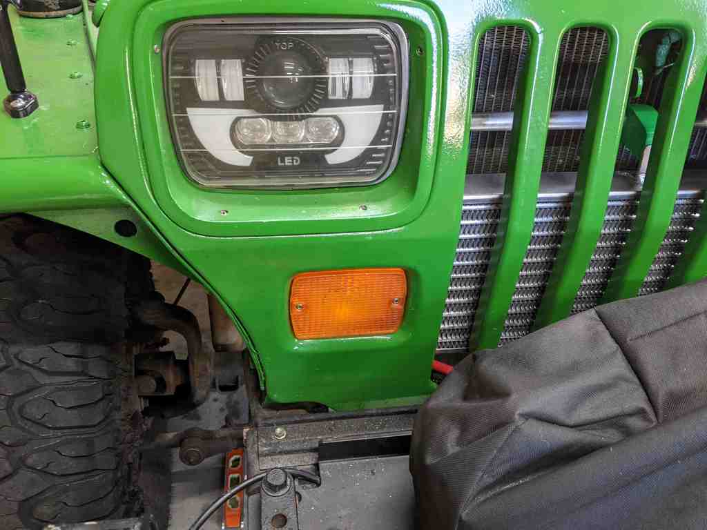 Jeep YJ front turn signal light housing