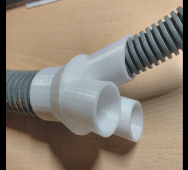 Electrical hose tube connectors