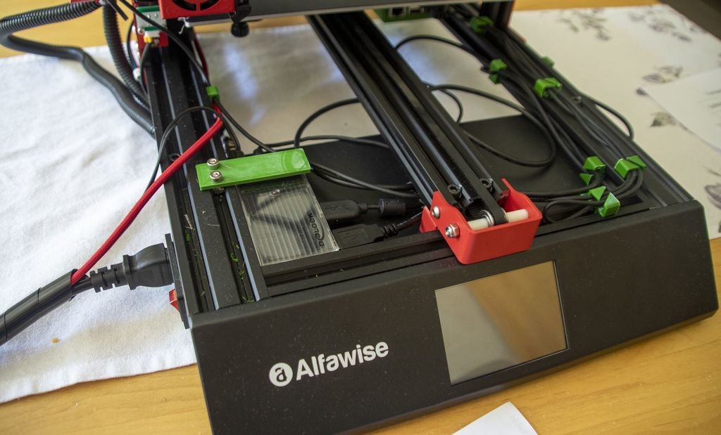 USB Hub clamp for Alfawise U50 (or Ender 3 or any 2020 Extrusion)