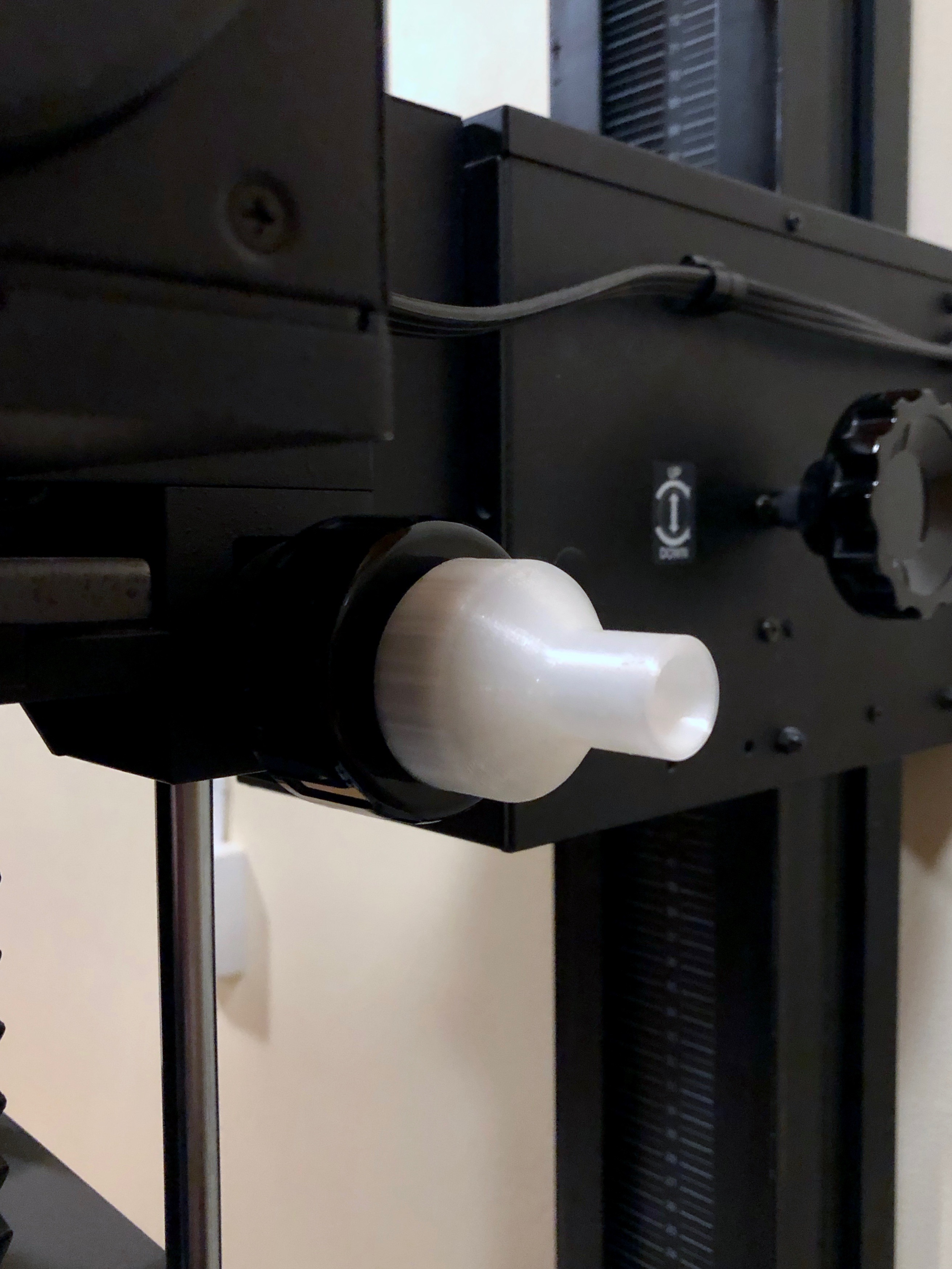 LPL7452 Fine Focus extension adapter.