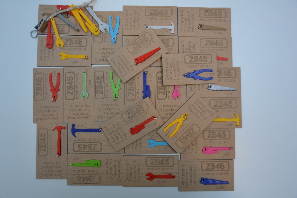Card with 3D printed tools