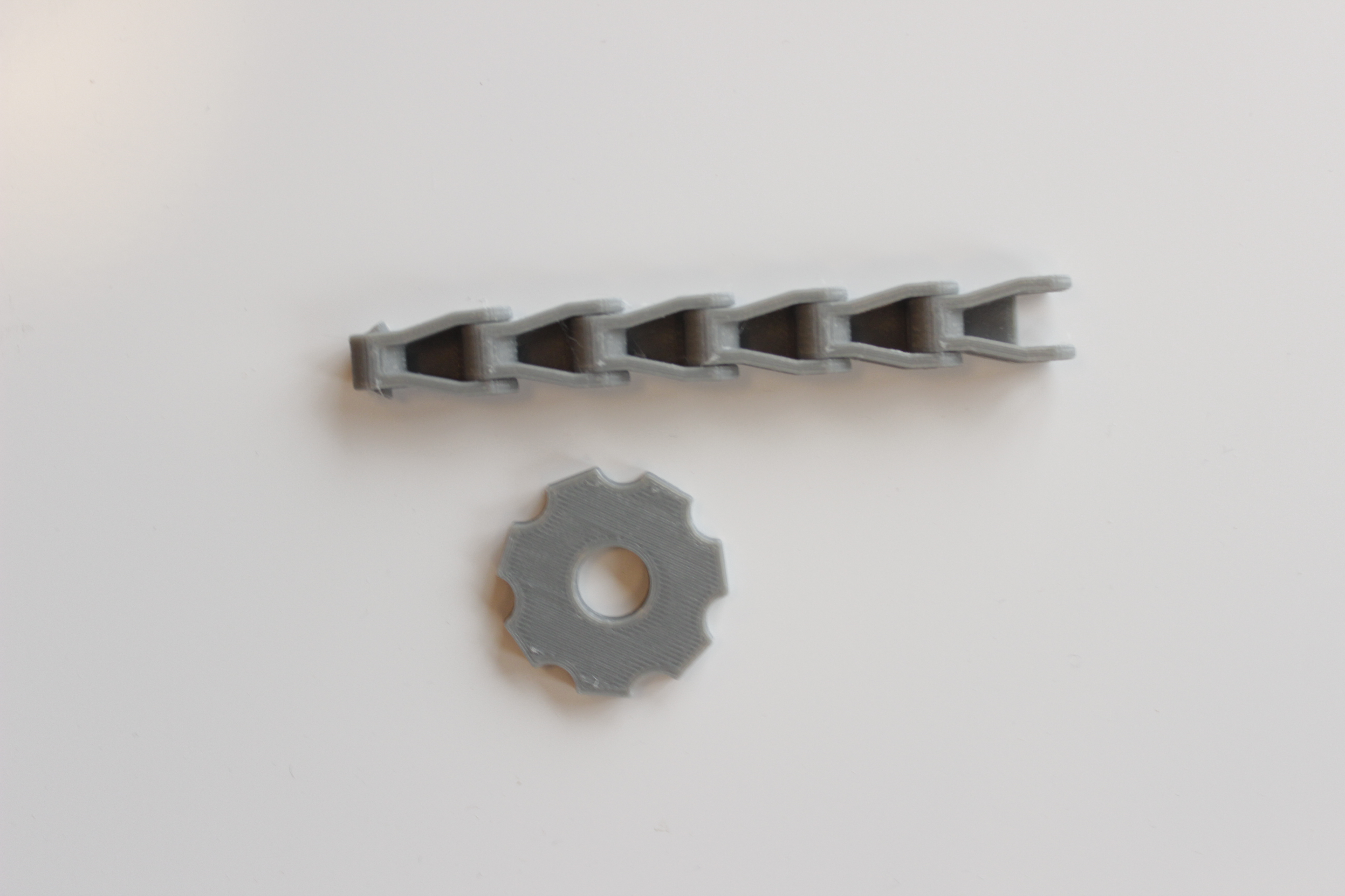 Snap together tank treads & sprockets - no fasteners/pins!