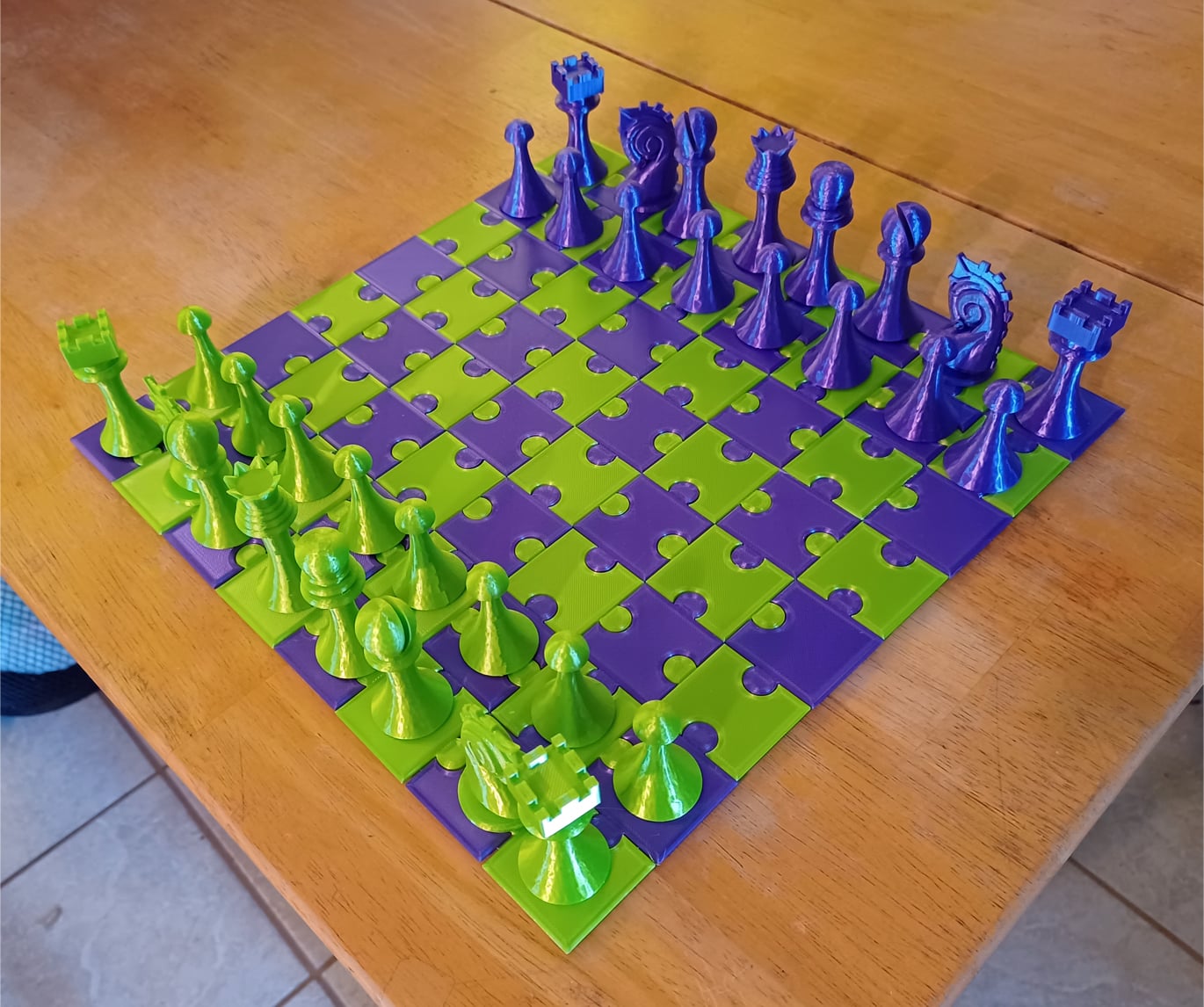 Magnetic Base Chess Set