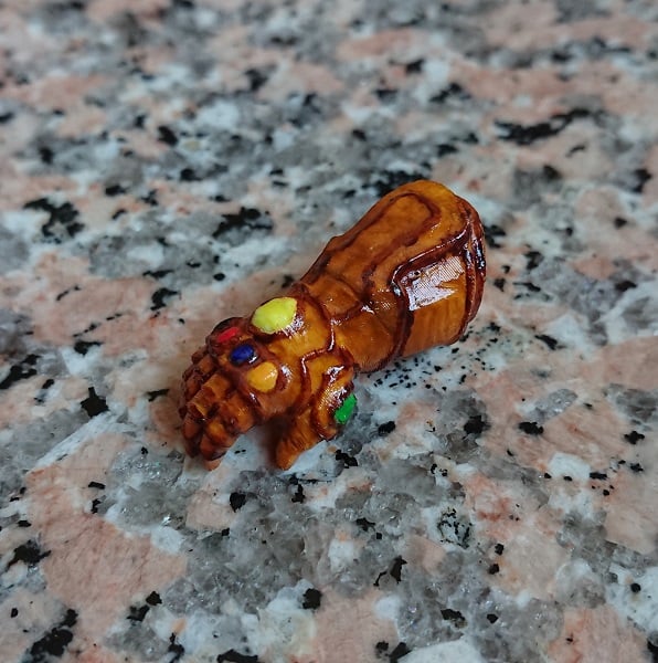 Infinity Gauntlet Keychain