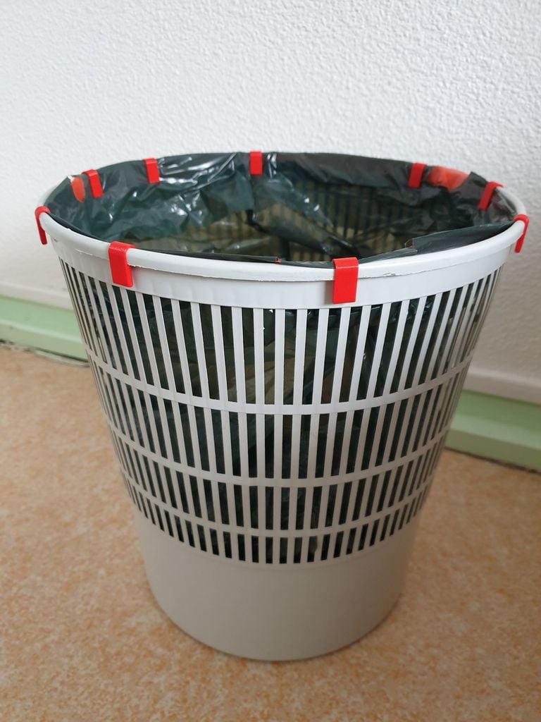 Trash can / bin clip