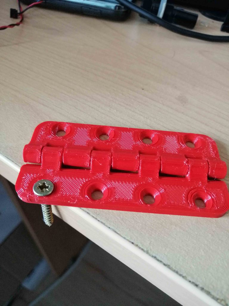 Print in place hinge with chamfer
