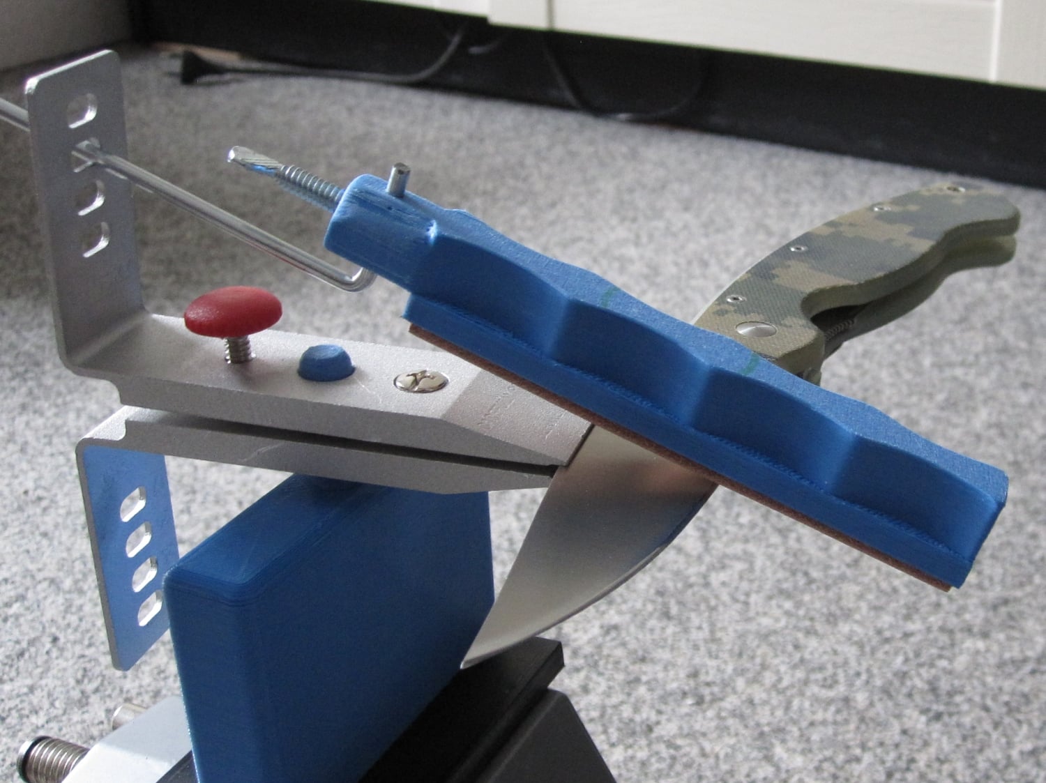 Handle for Lansky knife sharpening system
