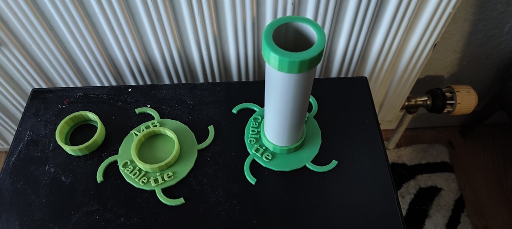 Cable tie holder (for a plastic pipe)
