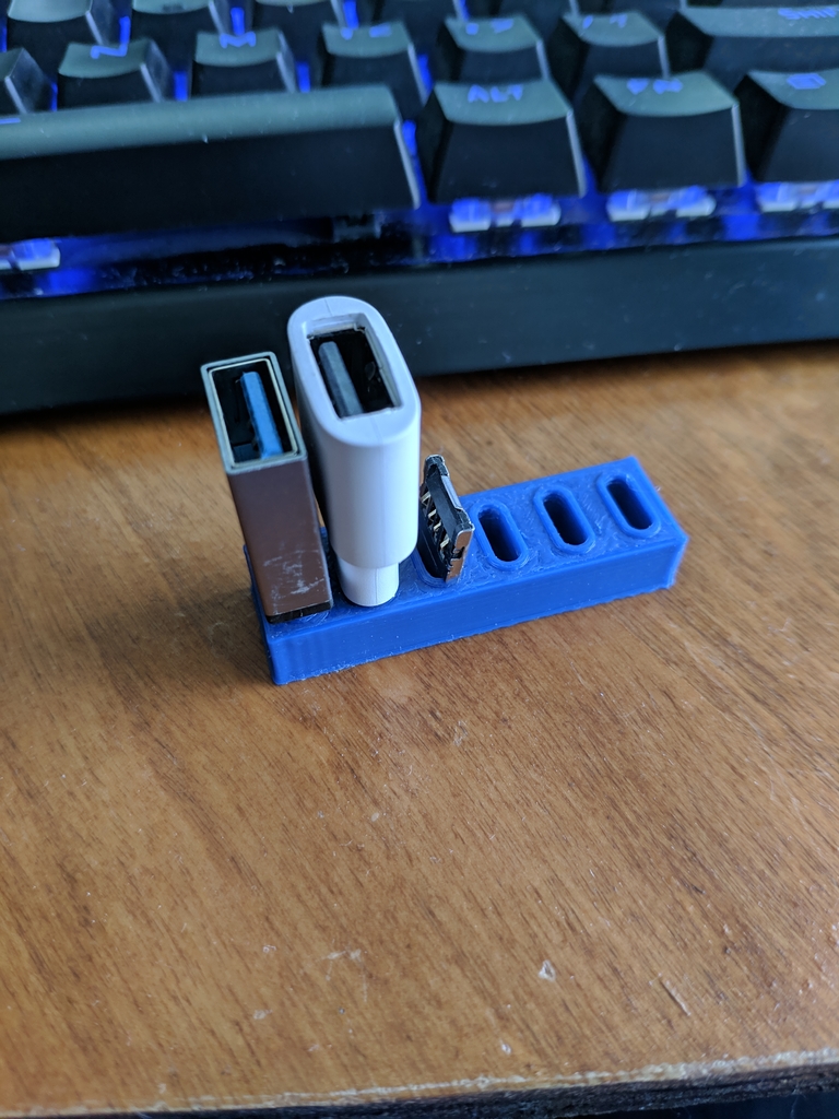 Simple USB C holder