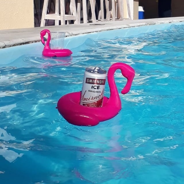Can holder inflatable flamingo