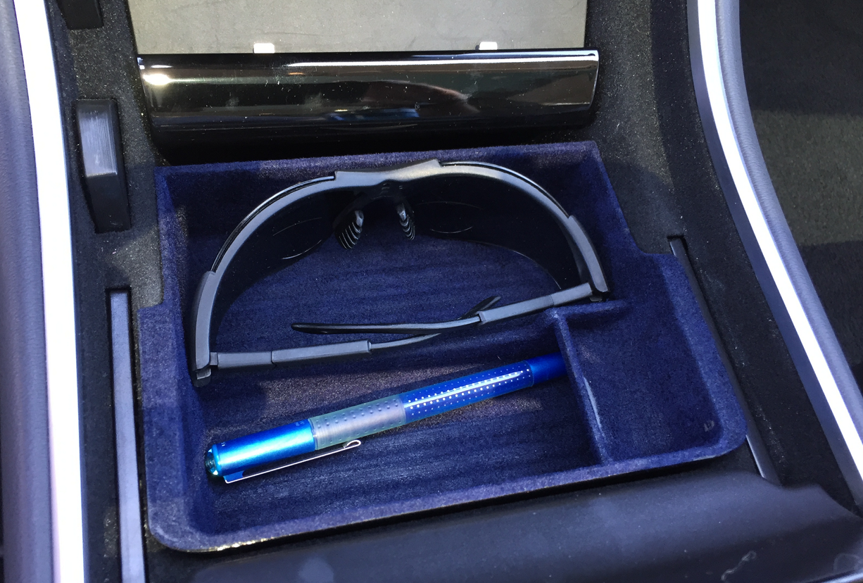 Tesla Model 3 center console tray