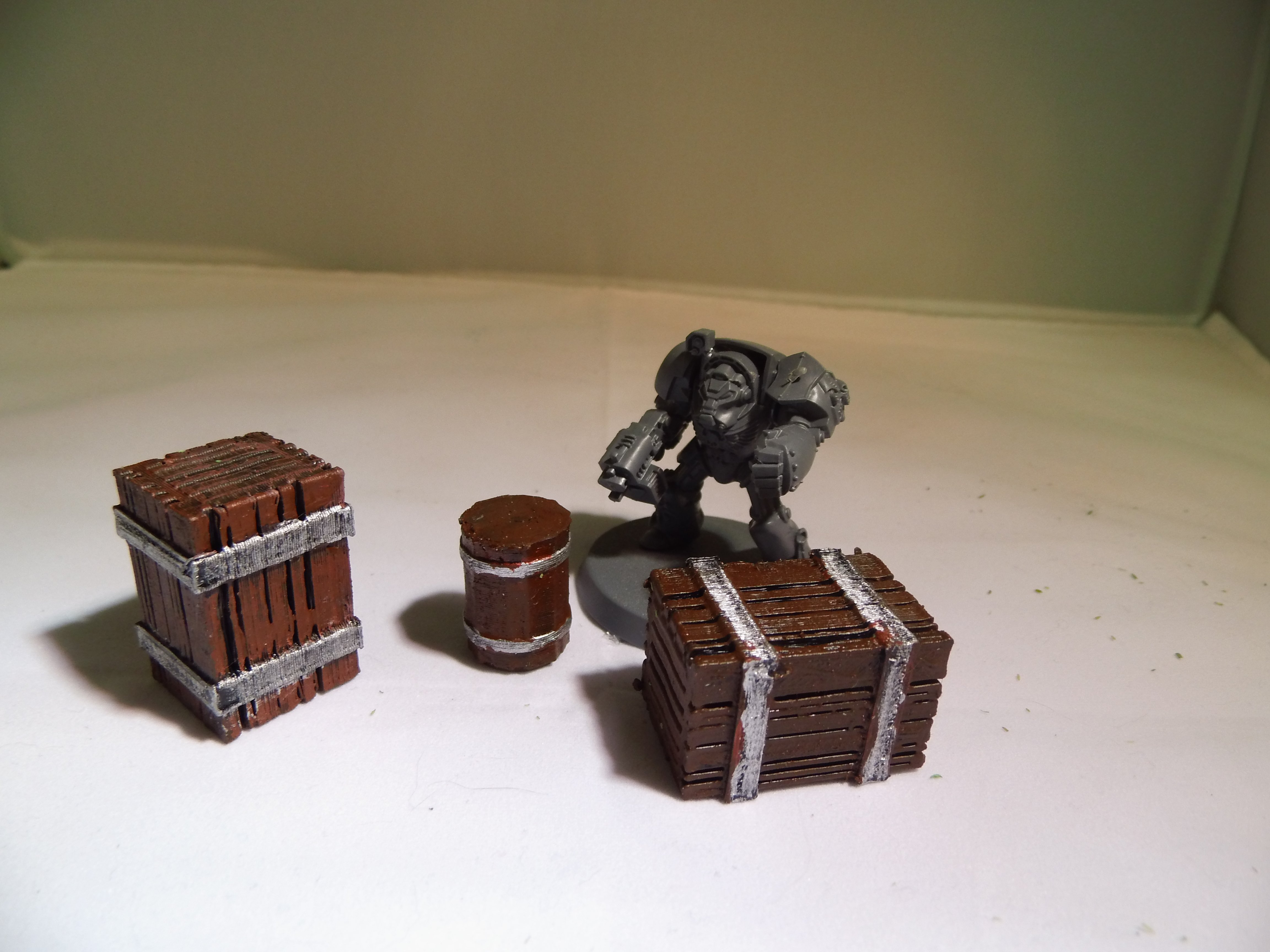 28 mm warhammer scale - accessories - barrel and crate