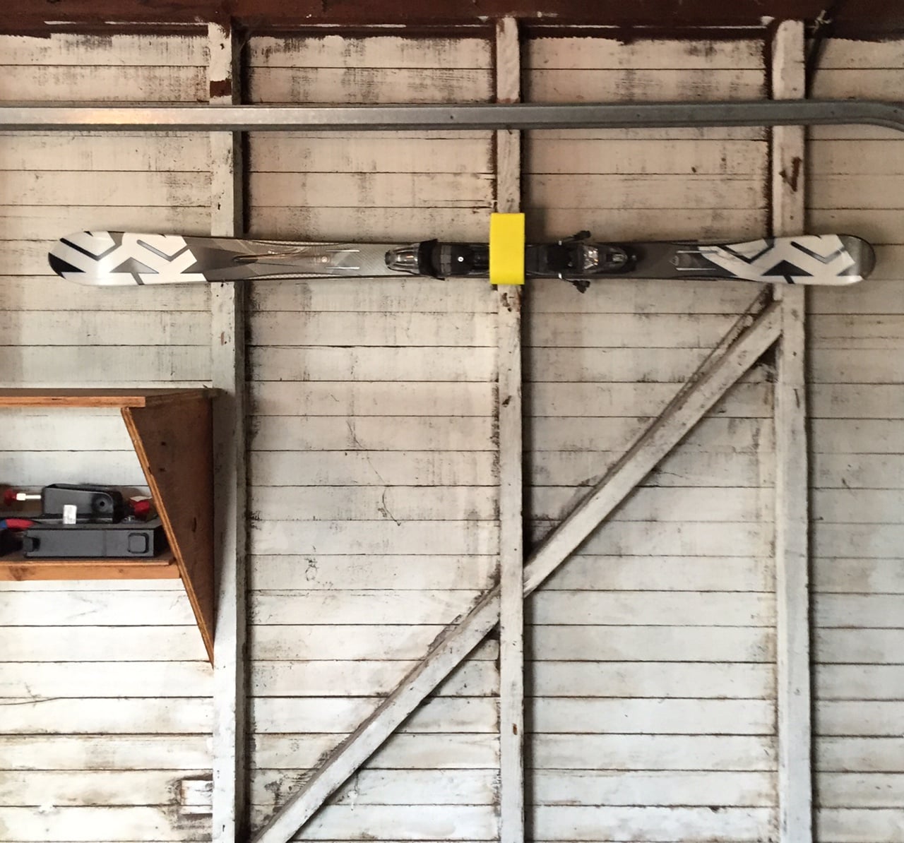 Wall-Mounted Surfboard/ Snowboard/ Ski Rack Hooks