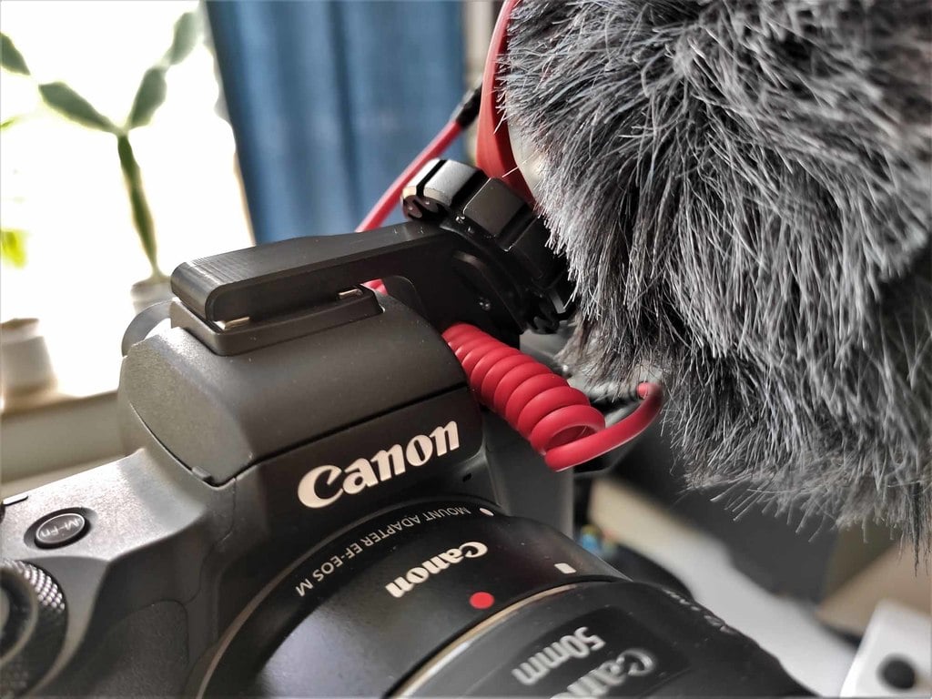 Canon M50 - Microphone hot shoe side mount