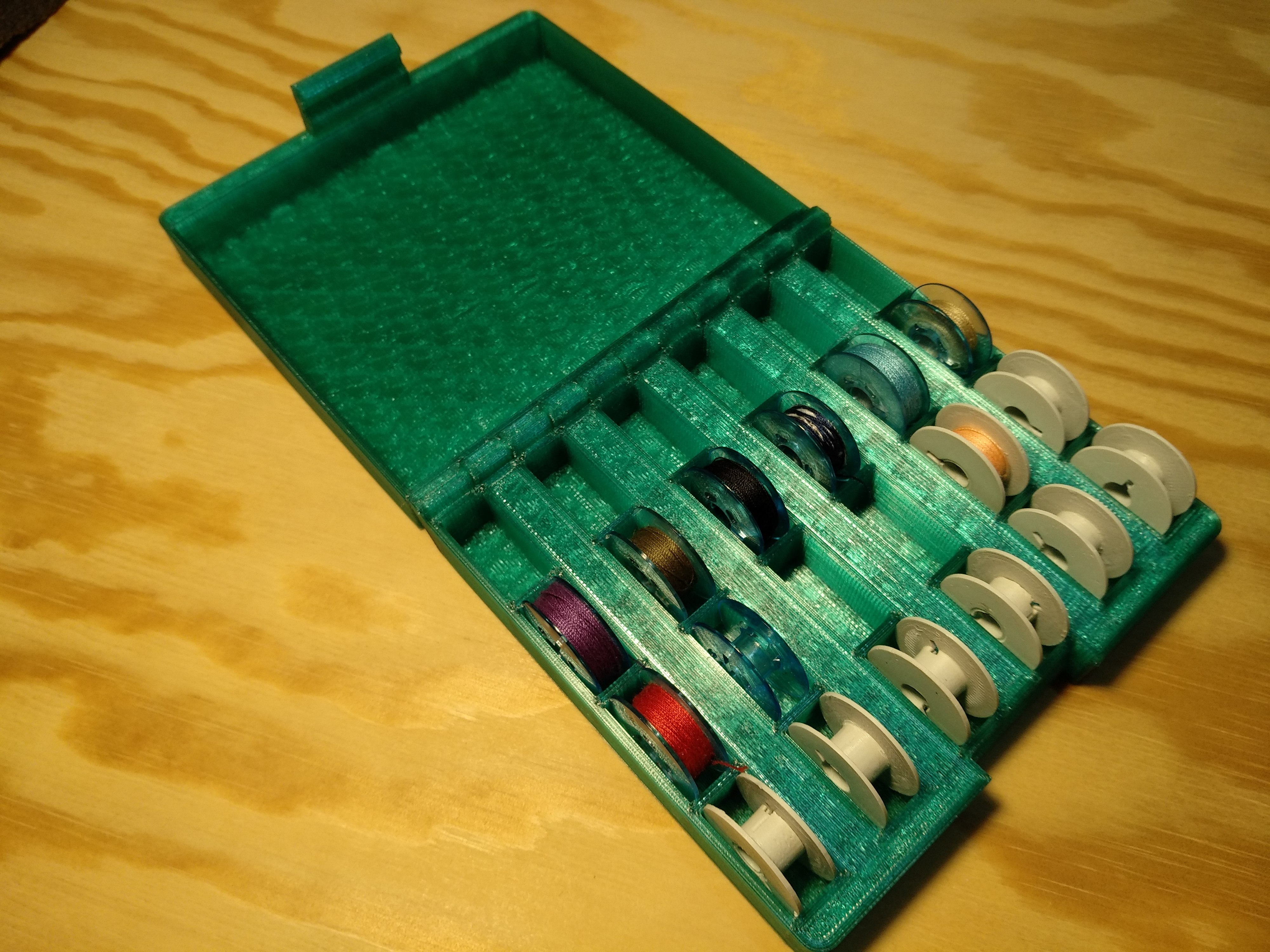 Sewing machine bobbin box / коробка для шпулек