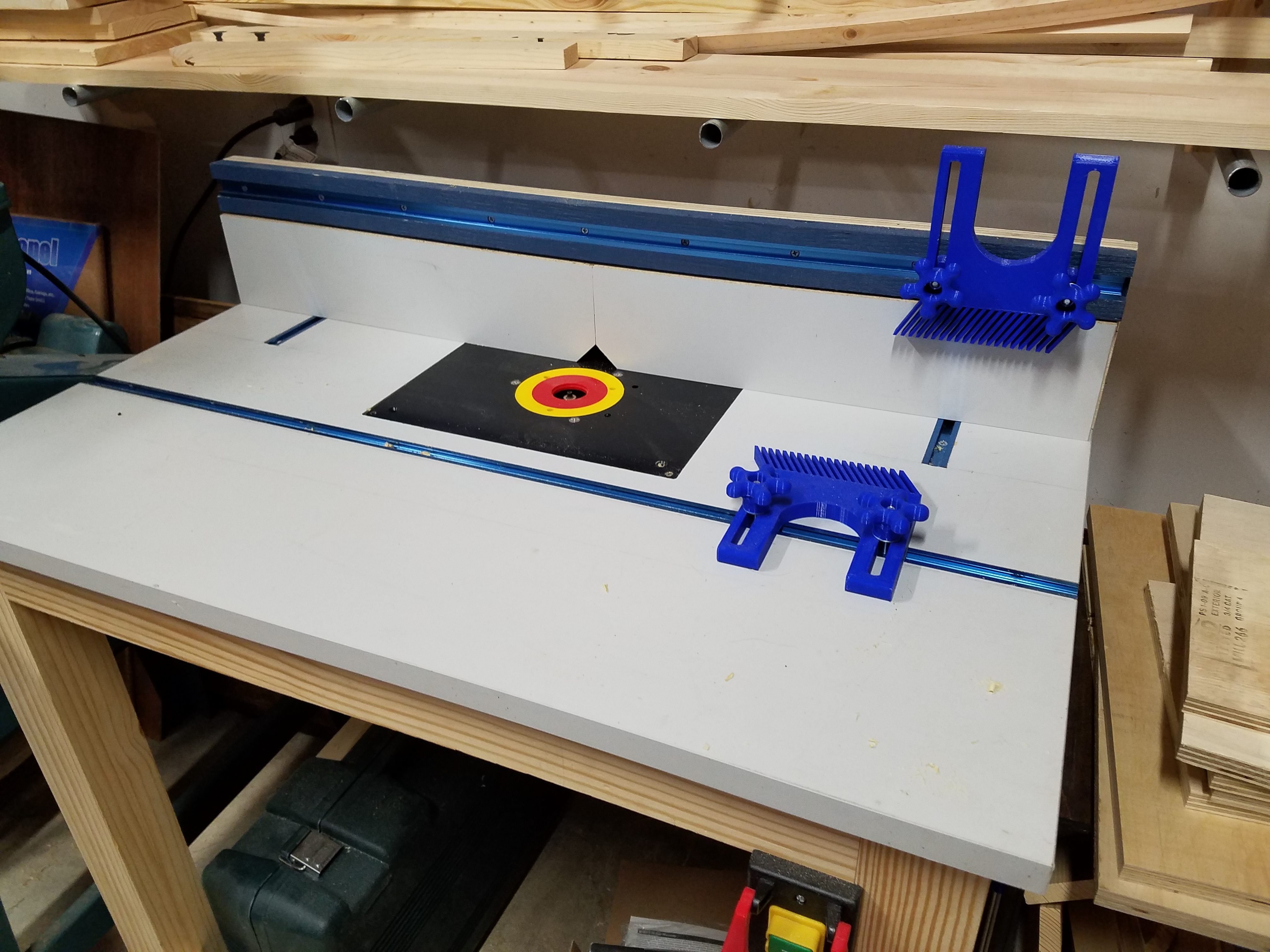 How To Use A Router Table Featherboard