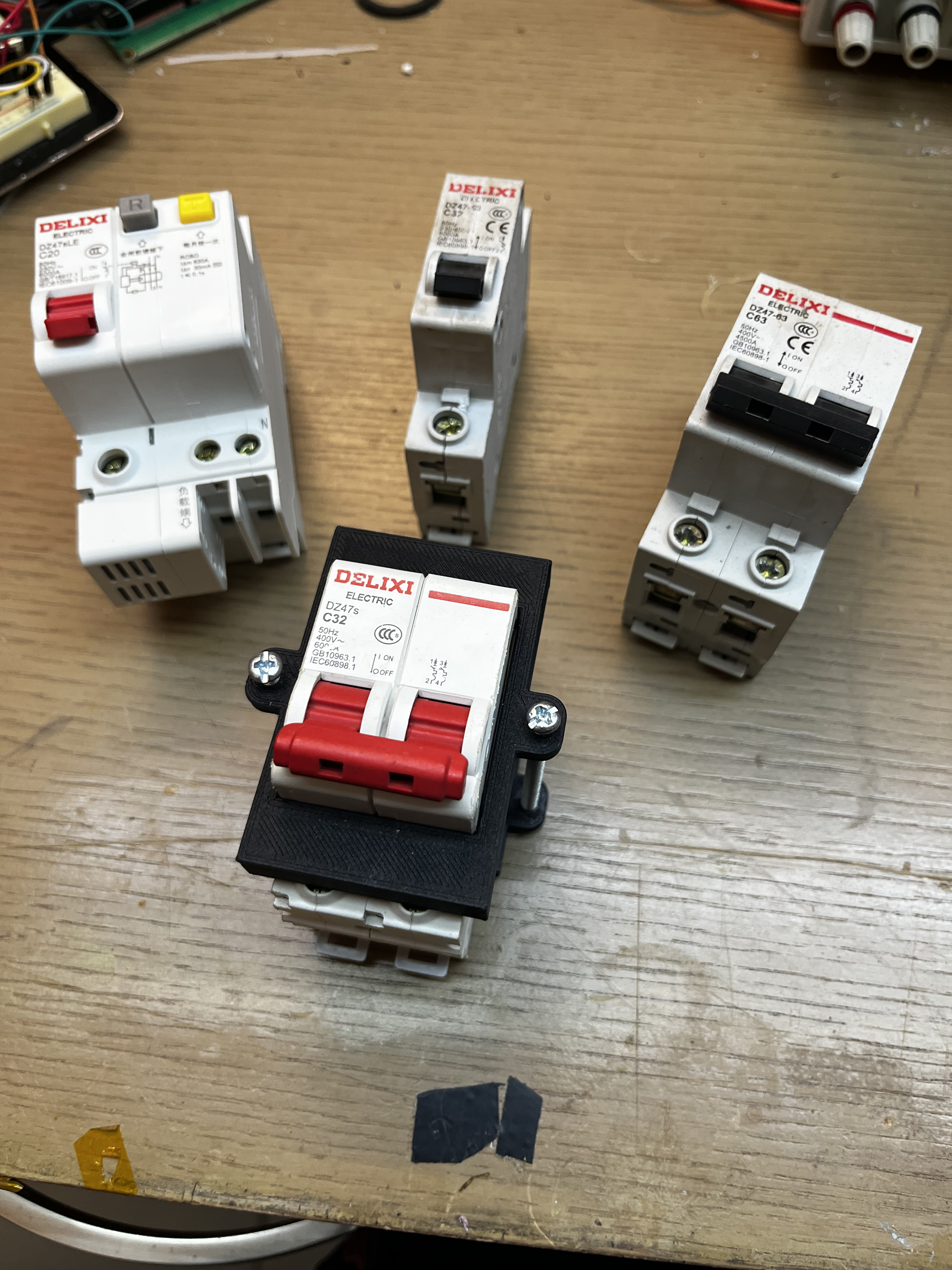 panel mount bracket for 1, 2, 3, & 4-Pole DIN breakers