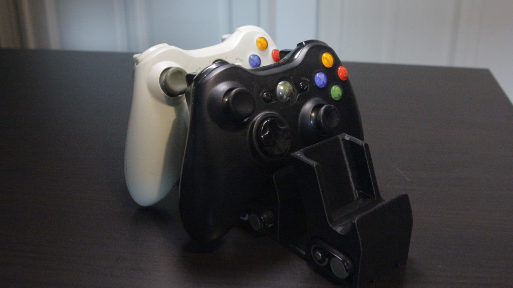 XBOX360 Gamepad holder with battery slot 