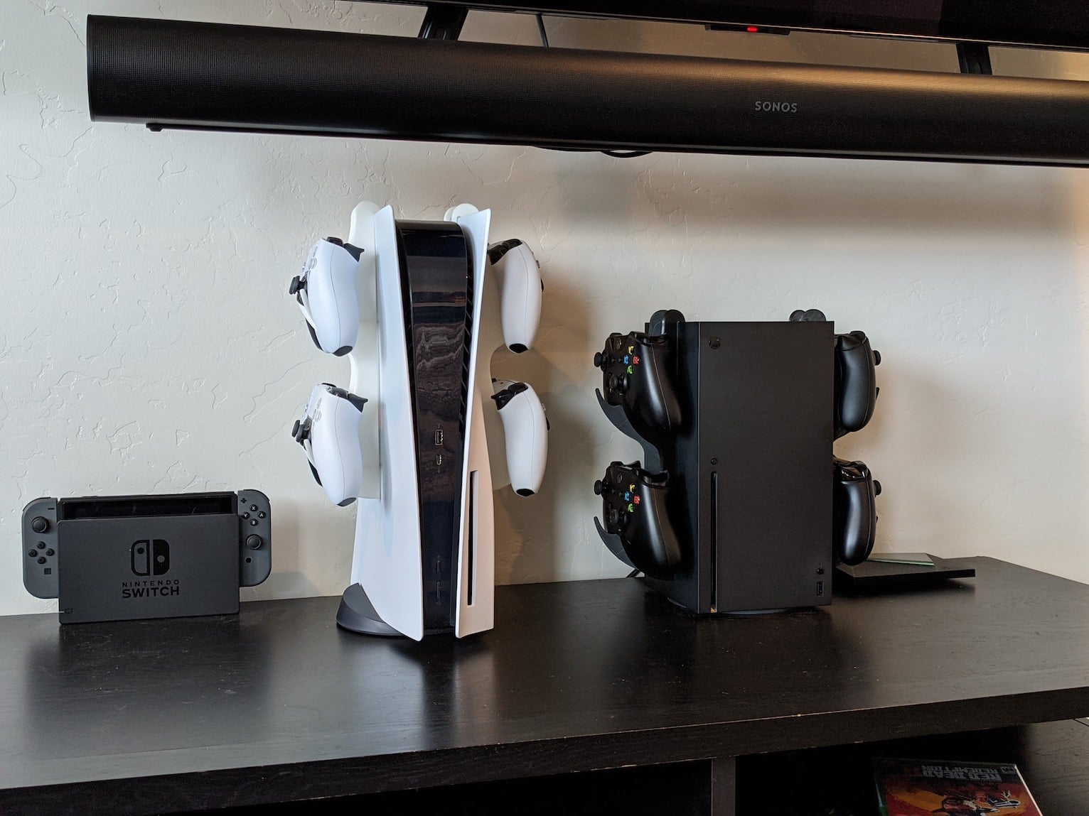 PS5 / Xbox Series X controller hanger