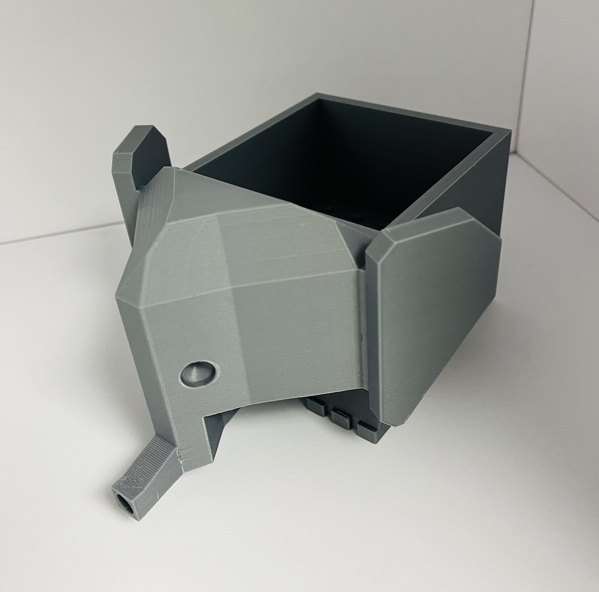 Low Poly Elephant Planter (Plant Pot)