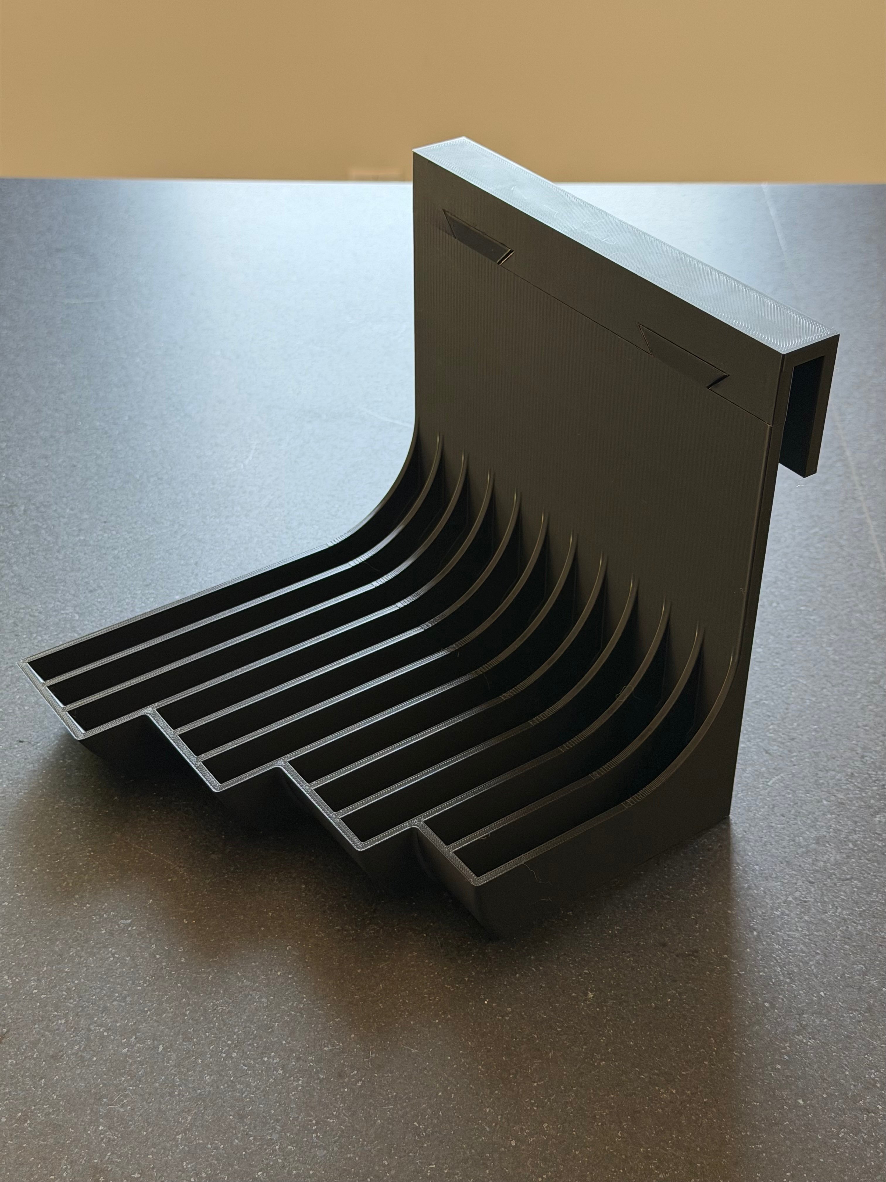Hanging Pyrex bowl lid holder