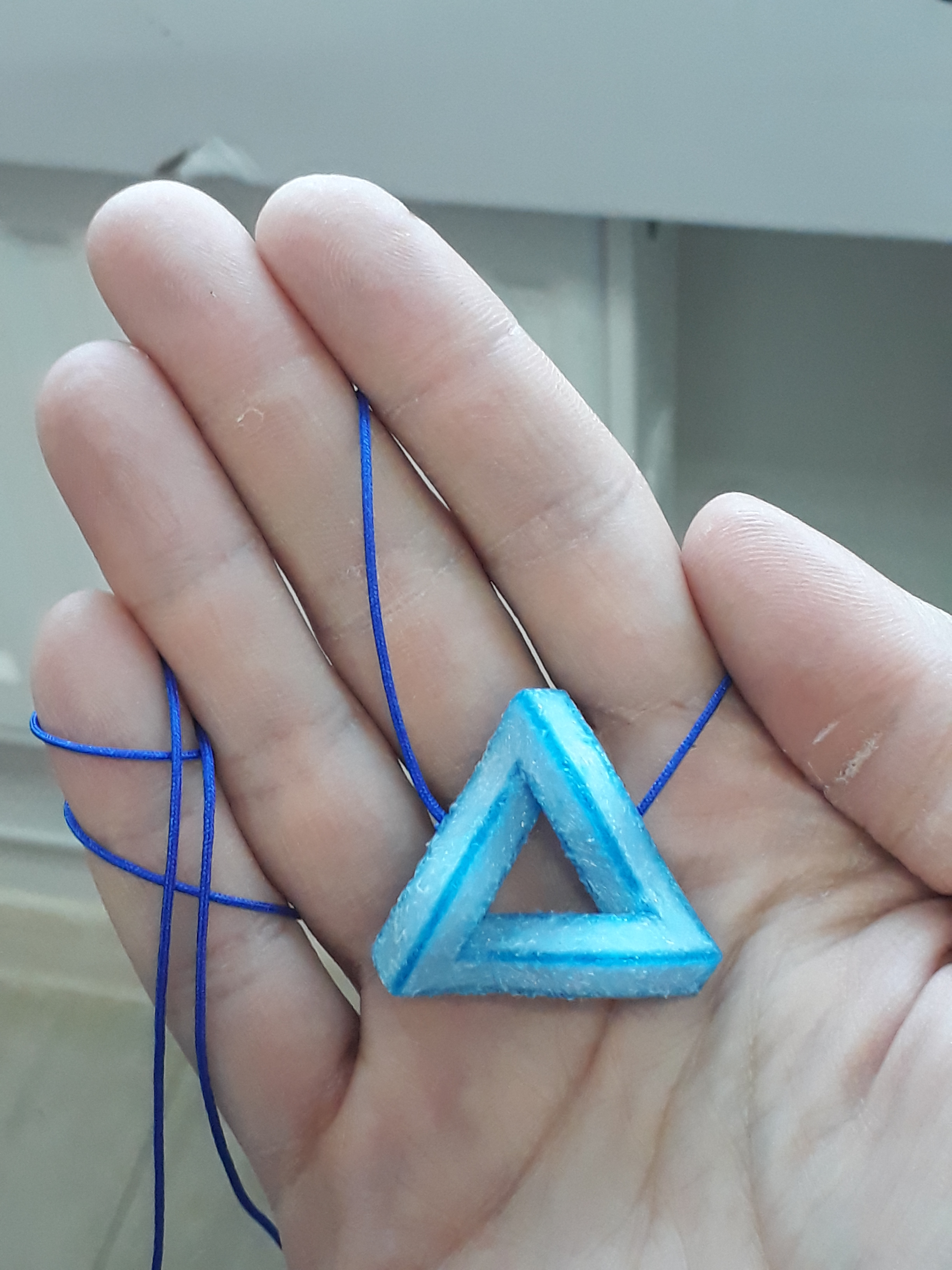 Penrose triangle pendant (2) (dual extrusion)