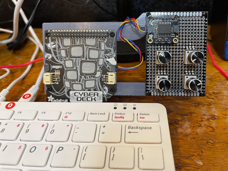 Raspberry Pi 400 CYBERDECK Hat Knob Board