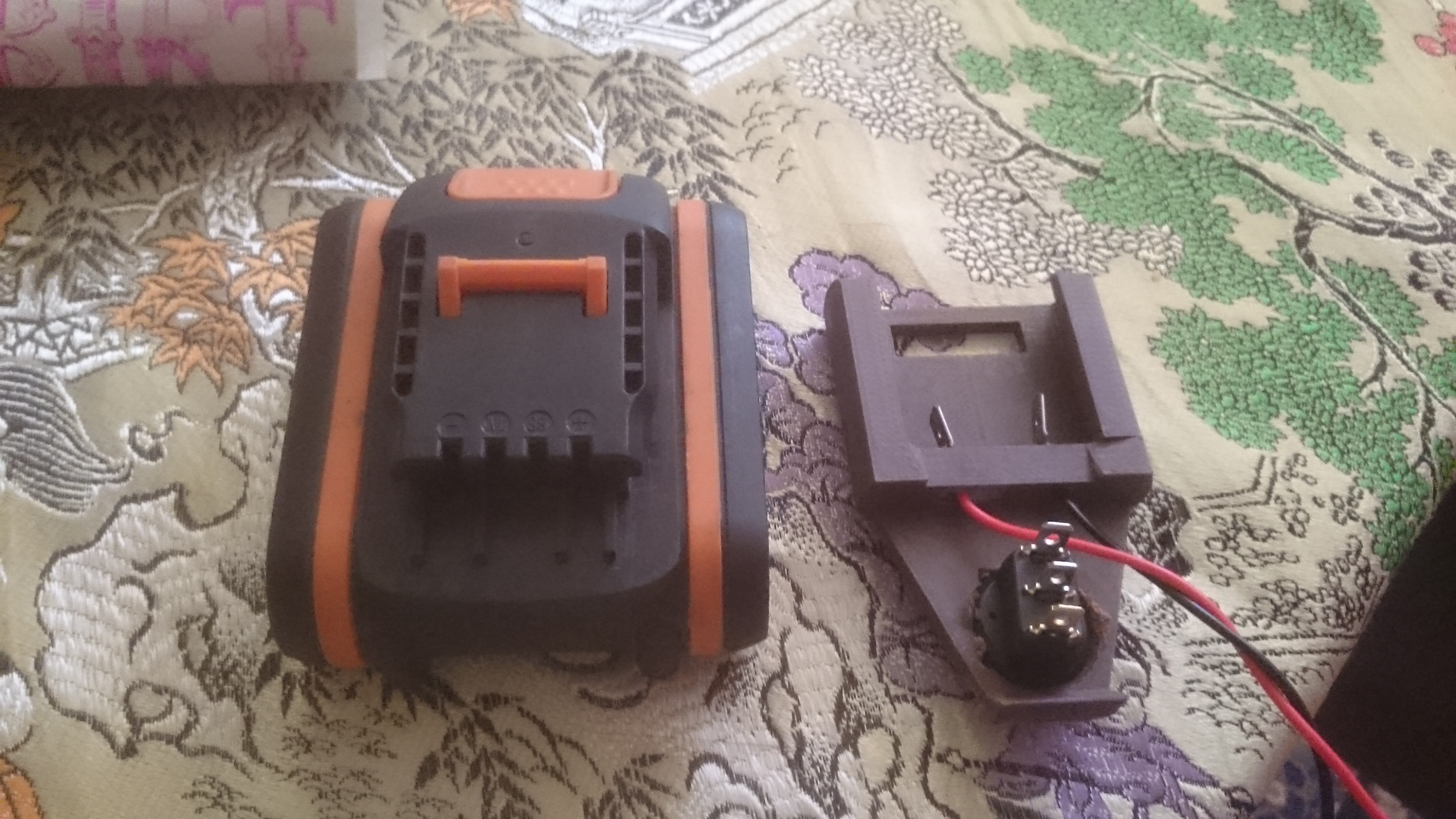 Socket to fit on a Worx Brand Drill Battery 16V or Guild 18V Erbauer 20V