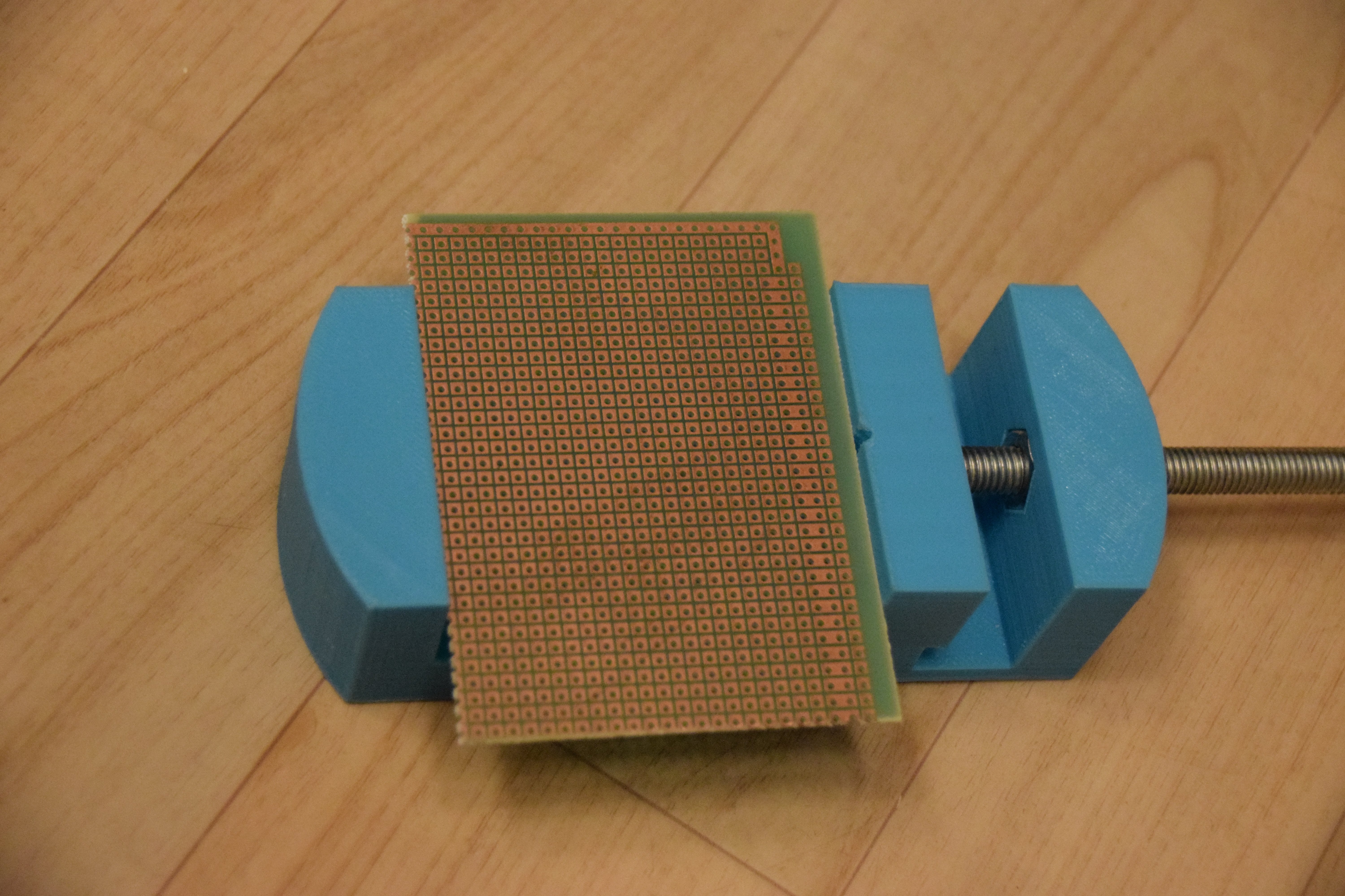 Small Vise V2