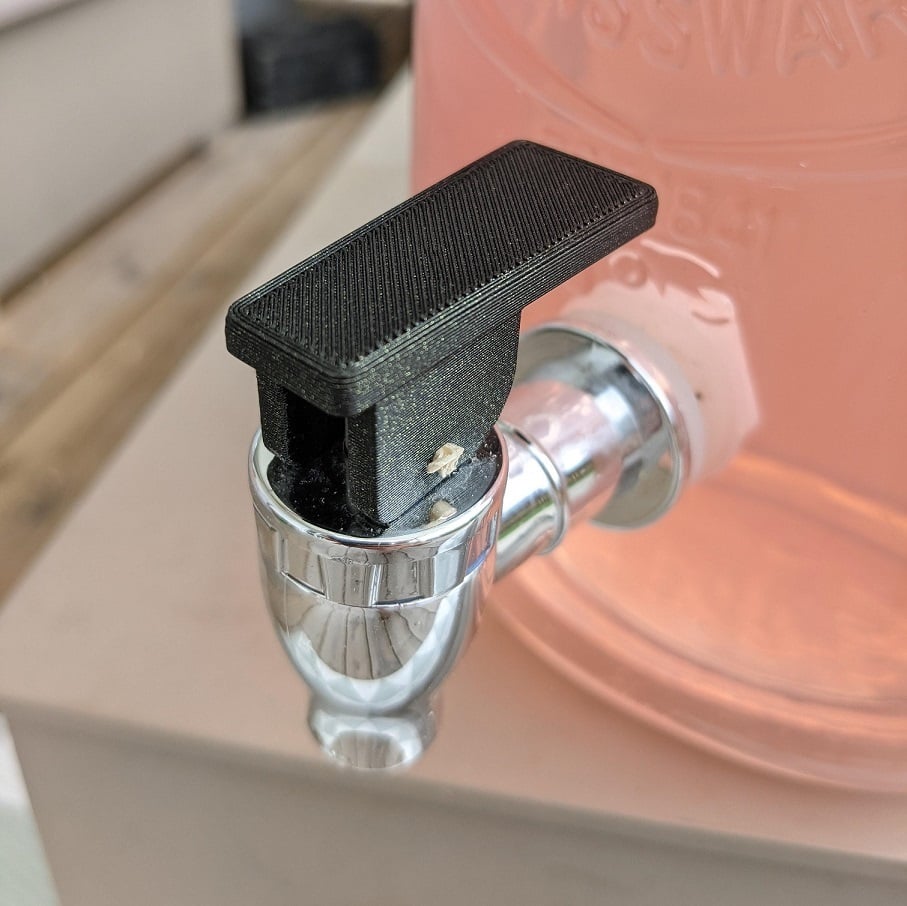 Glass jug dispenser lever