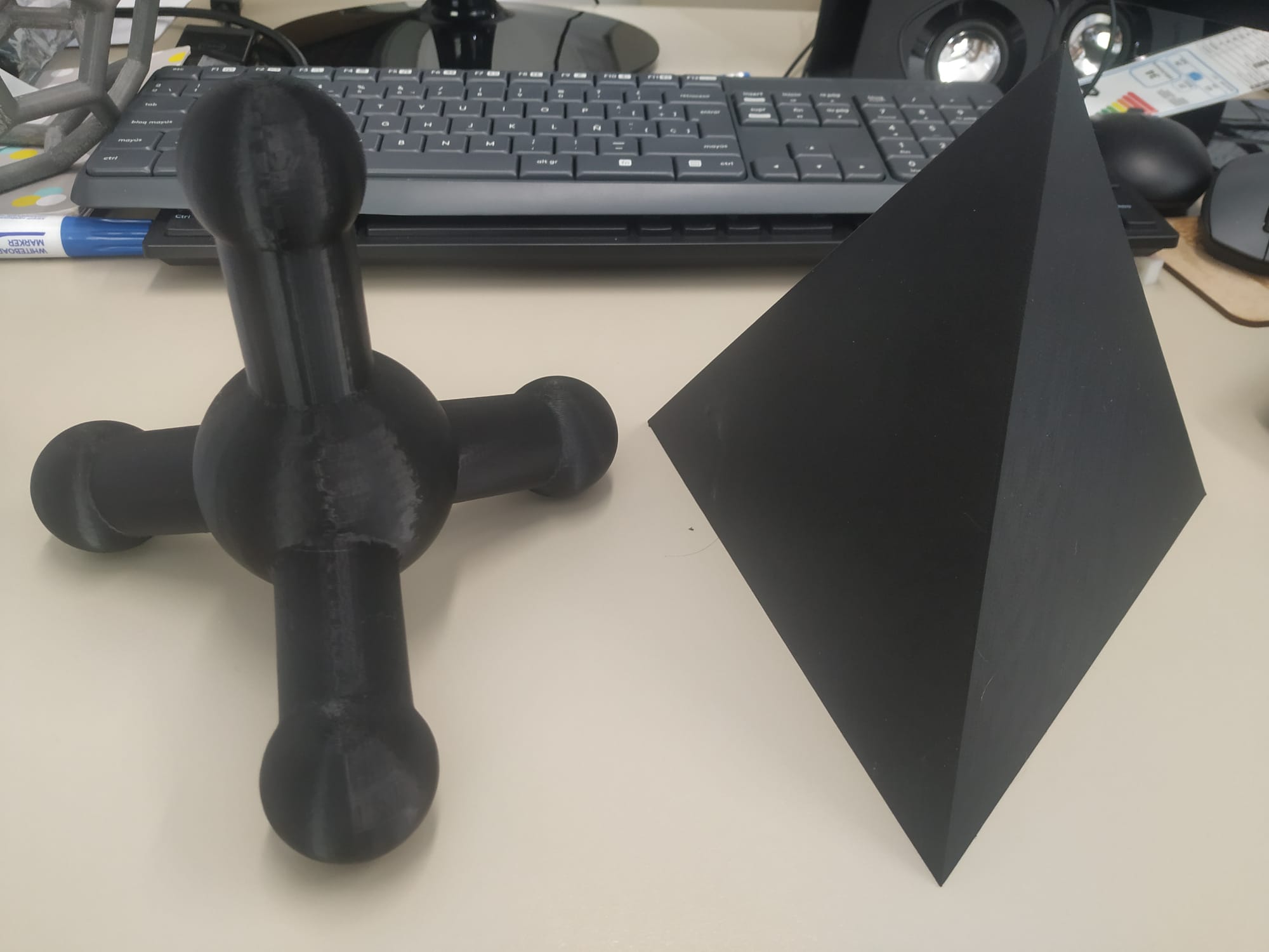 methane molecule and tetrahedron