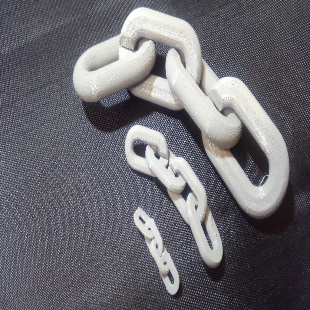 3D Printed Chain - completely scalable and linkable