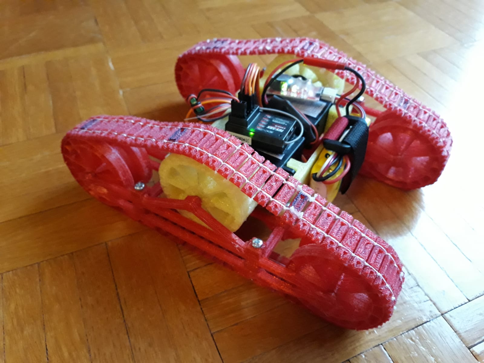 two servo 996 tracked rover