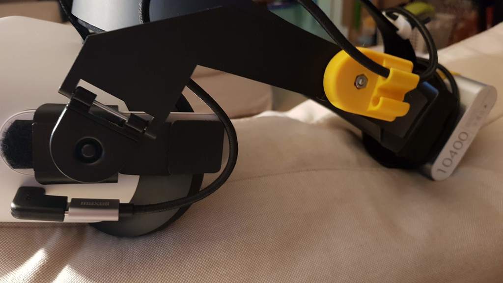 Oculus Quest halo strap cable clips