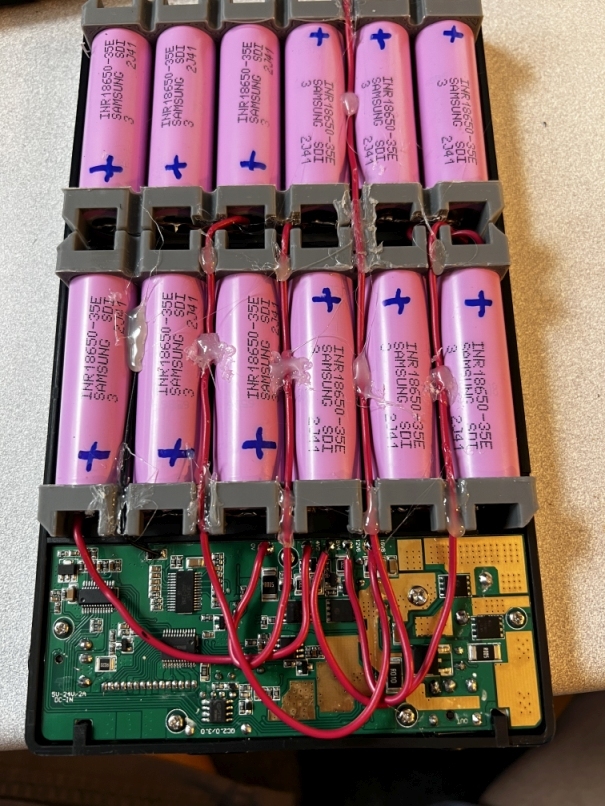 Power bank battery cell holder