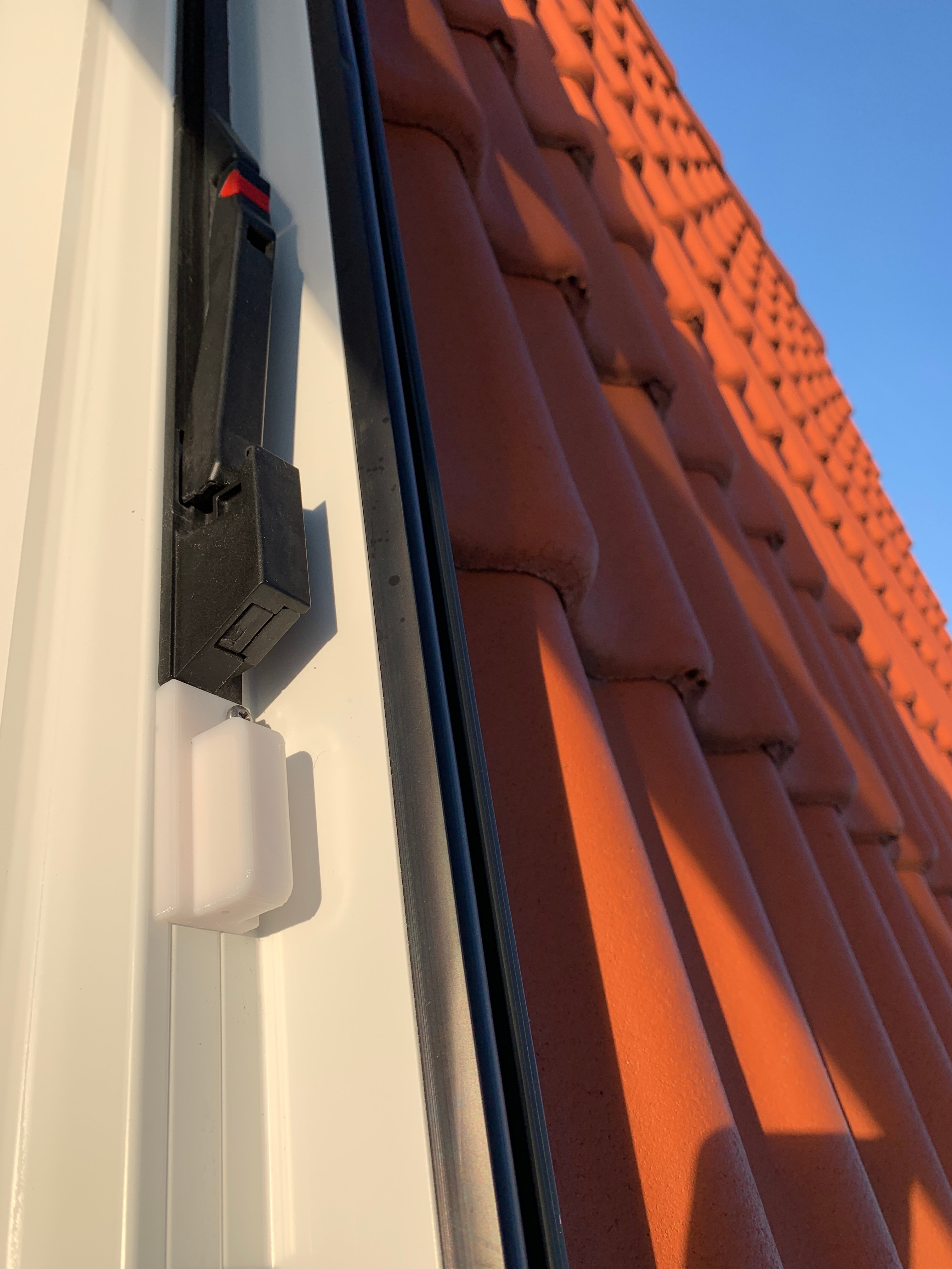 Xiaomi / Aqara Fenster Sensor Halter V1 für Roto R8 Dachfenster.
