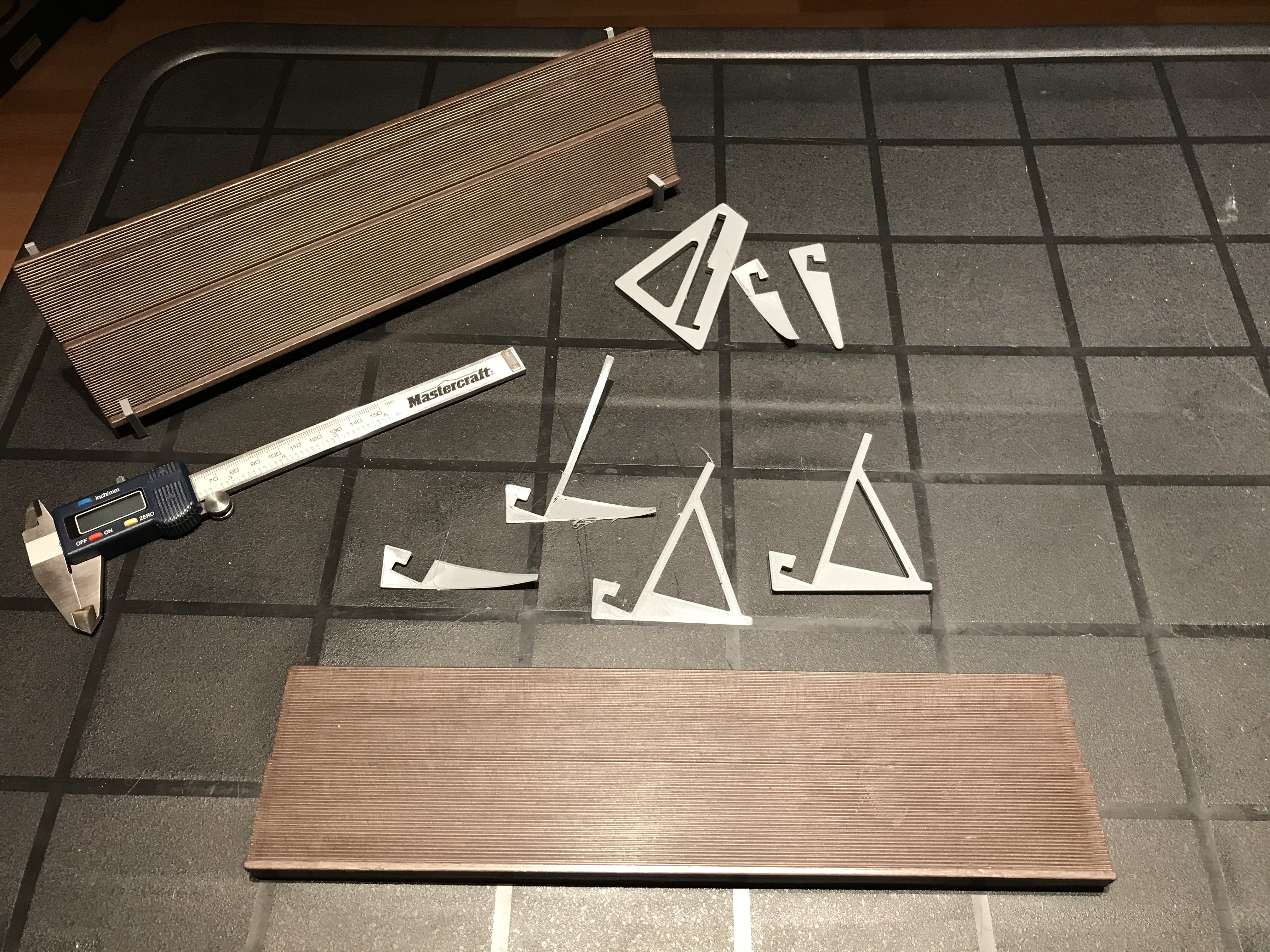 Rummy tile rack stand