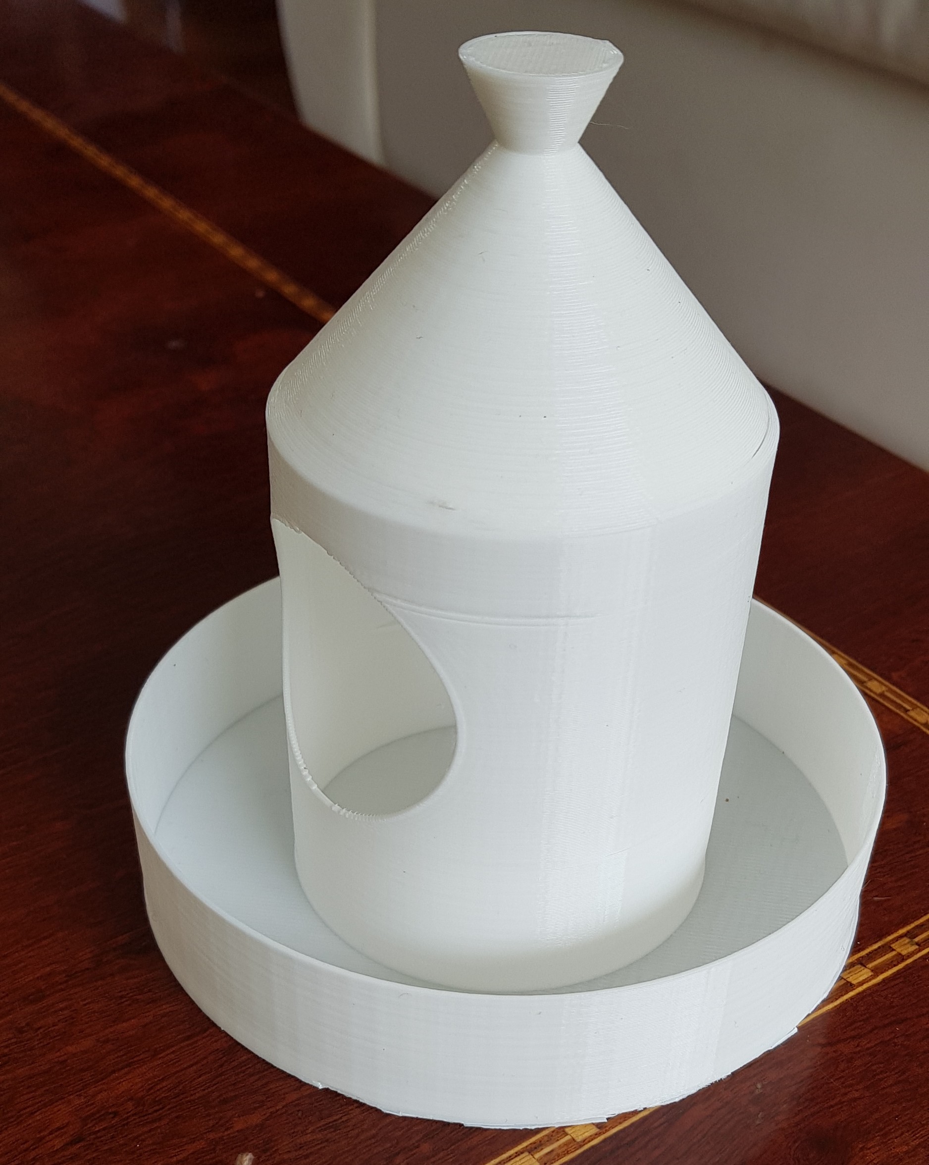 Simple garden bird feeder